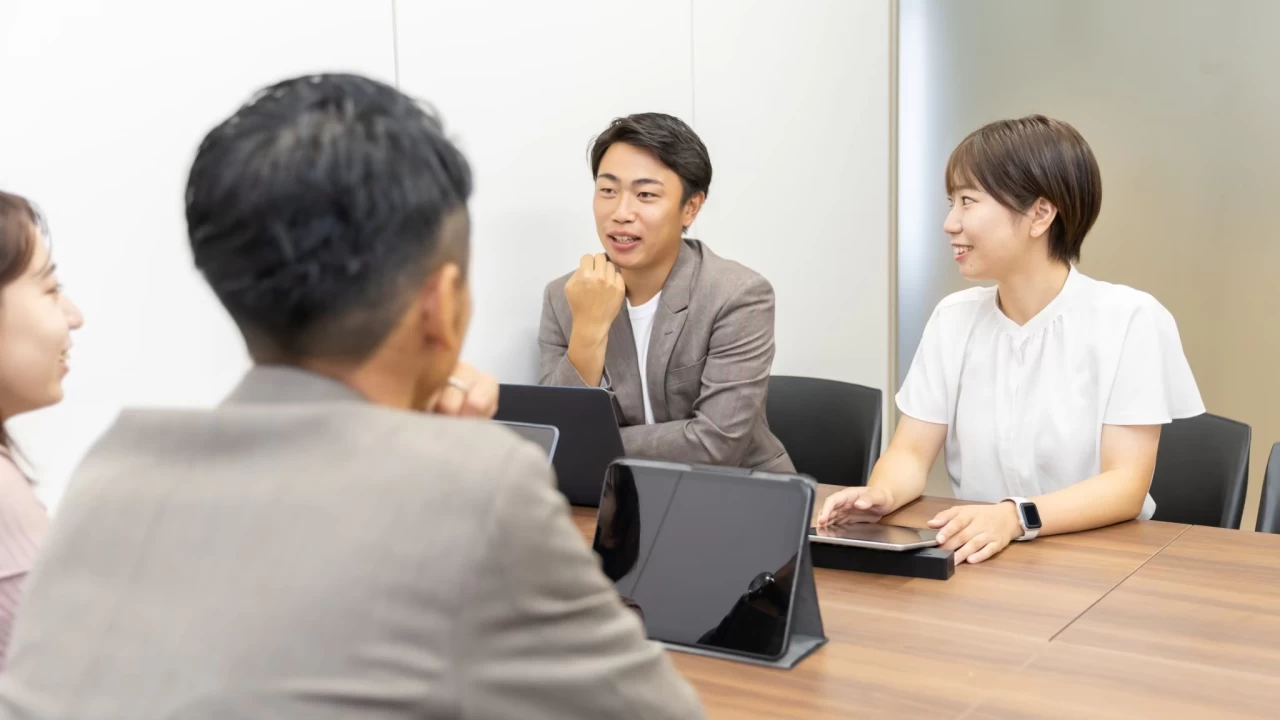 “就活に困らない”じゃない。“人生が変わる”インターン。