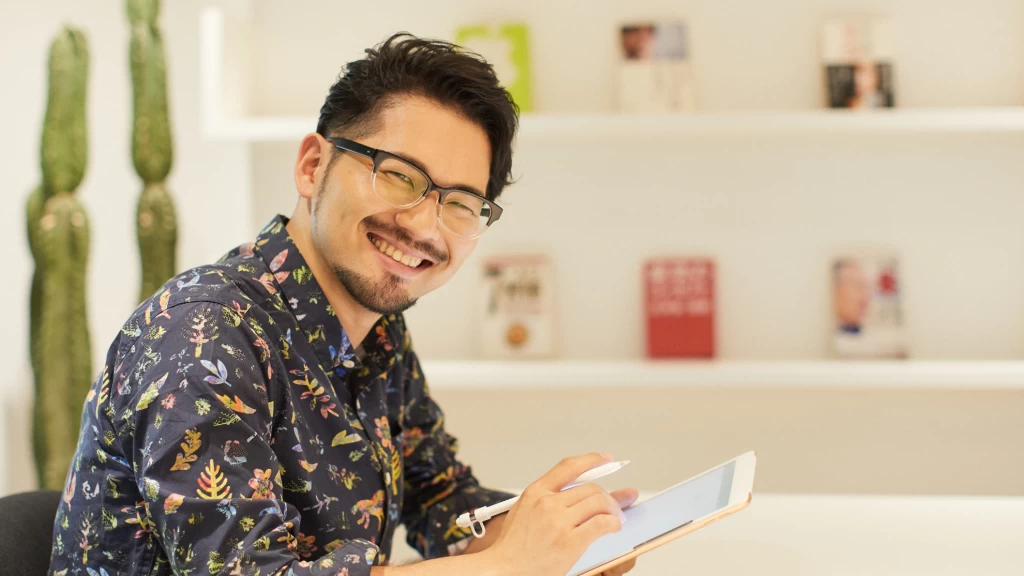 【時給1500円〜】未経験からSNSマーケのプロへ！動画広告クリエイティブ制作インターン｜企画から運用改善まで一気通貫